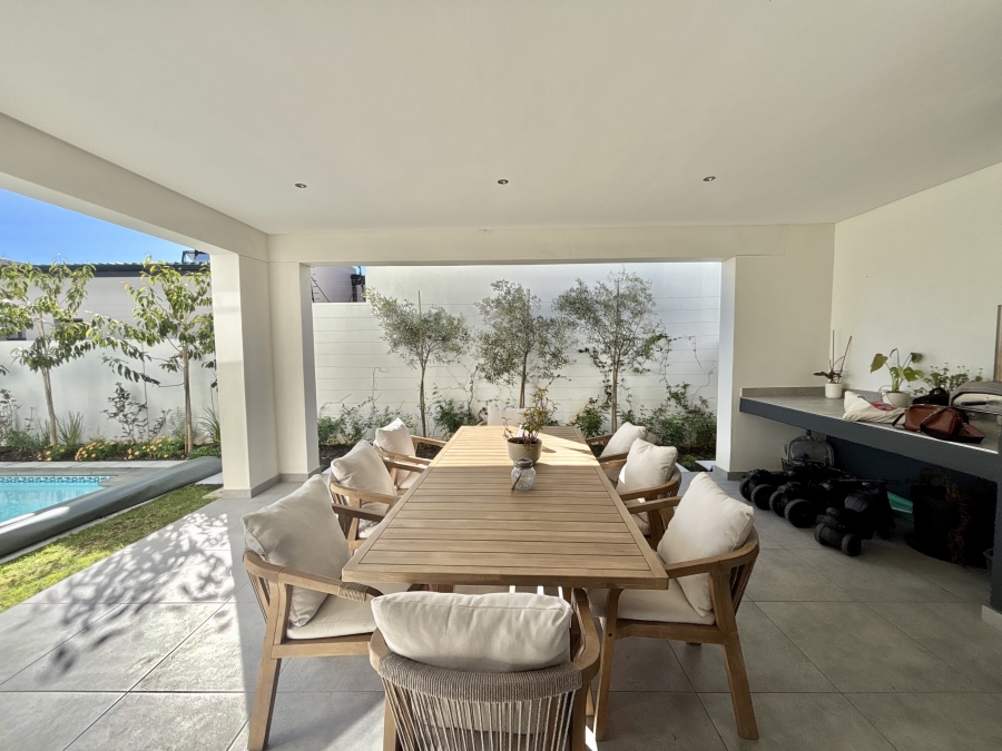 4 Bedroom Property for Sale in Sandown Western Cape